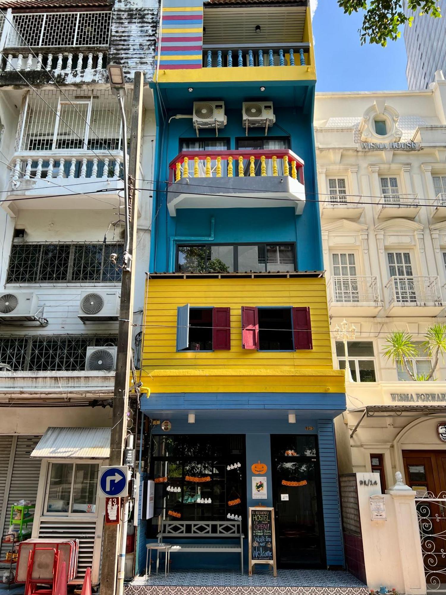 El Biografo Hostel Bangkok Exterior photo